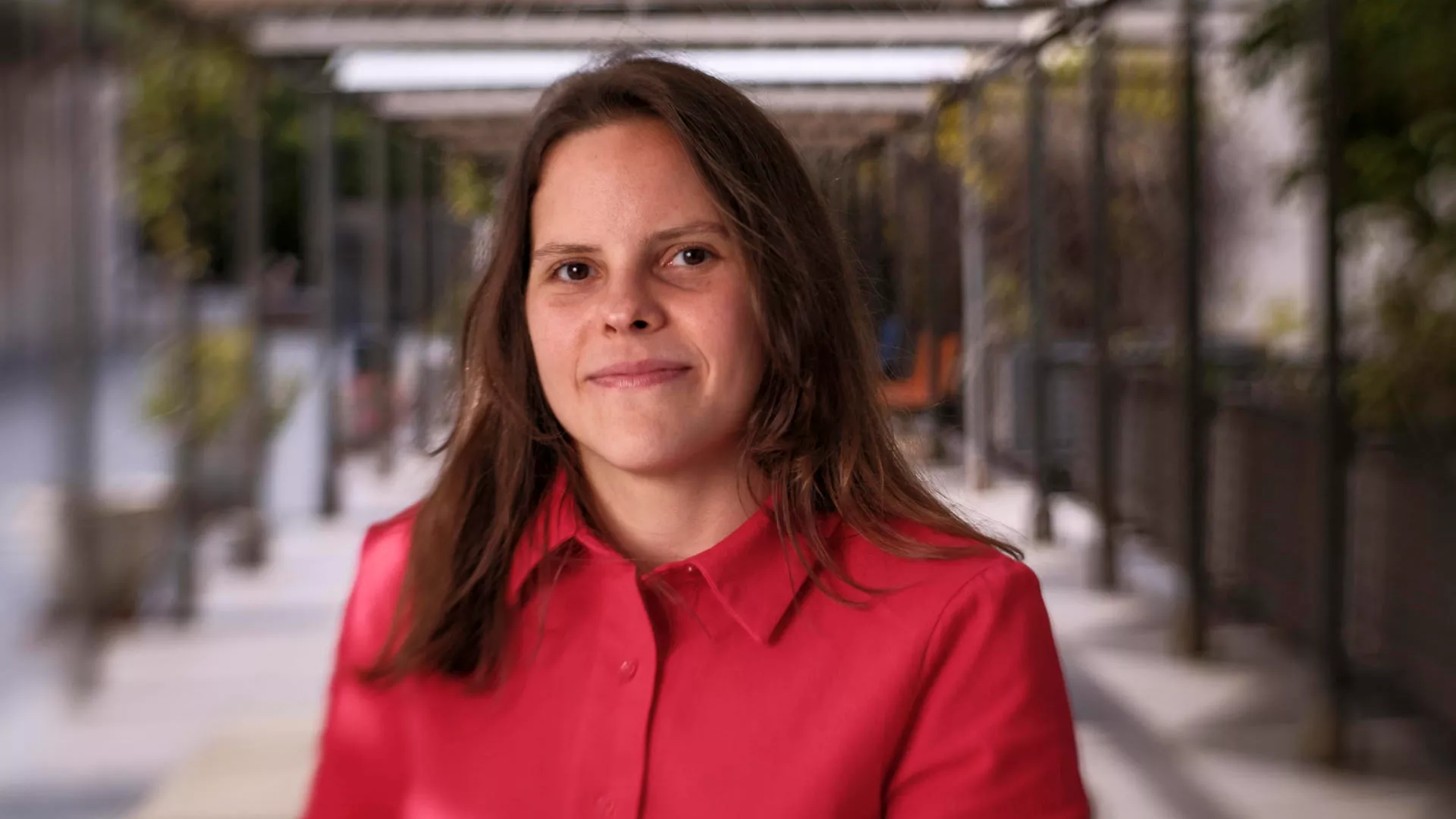 La historiadora y antropóloga de la Universidad de Las Palmas de Gran Canaria Nira Santana Montañez conversa con EFE sobre su trabajo "La historia del miedo en Canarias en los siglos XVII y XVIII". EFE/Ángel Medina G.