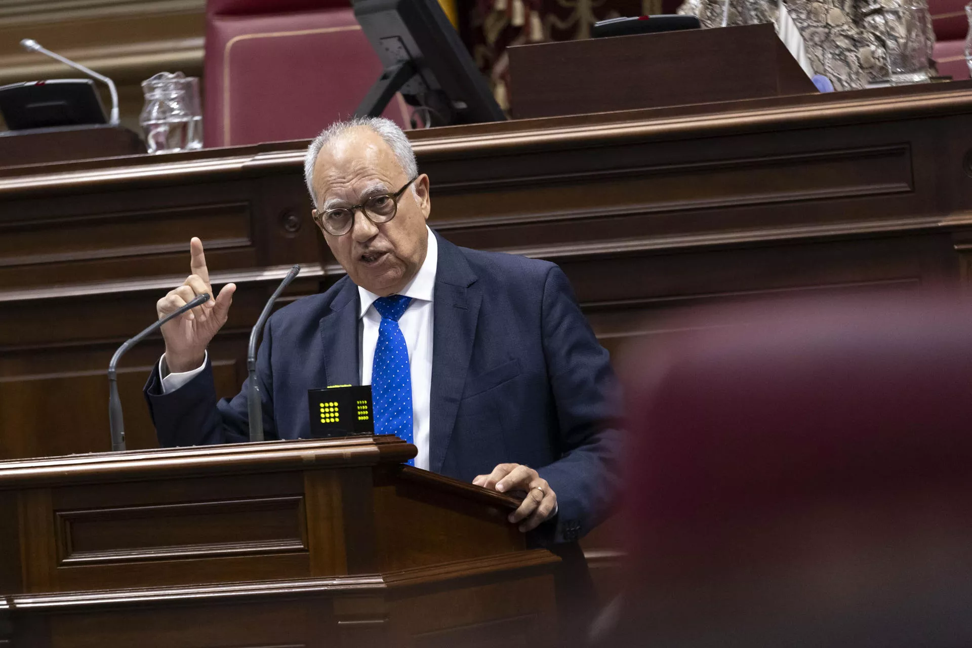 El portavoz de la Agrupación Socialista Gomera, Casimiro Curbelo (d). / EFE - MIGUEL BARRETO