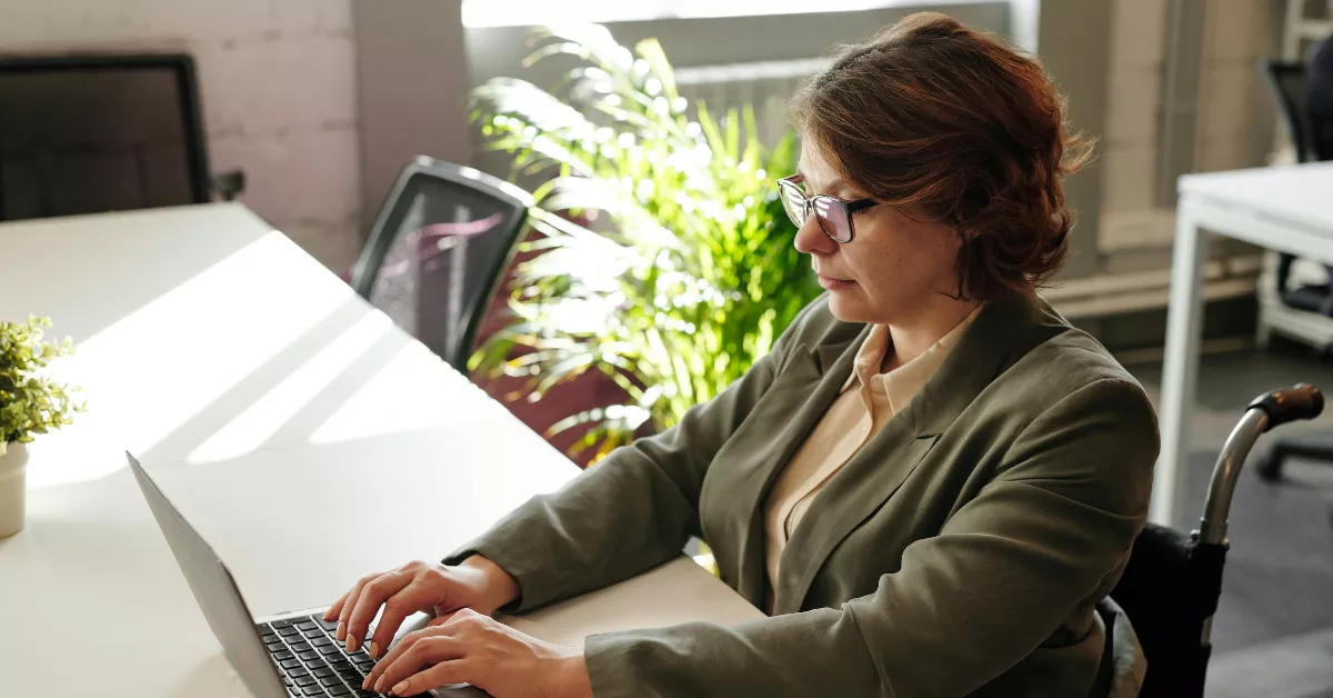 Imagen de una persona trabajando / PEXELS