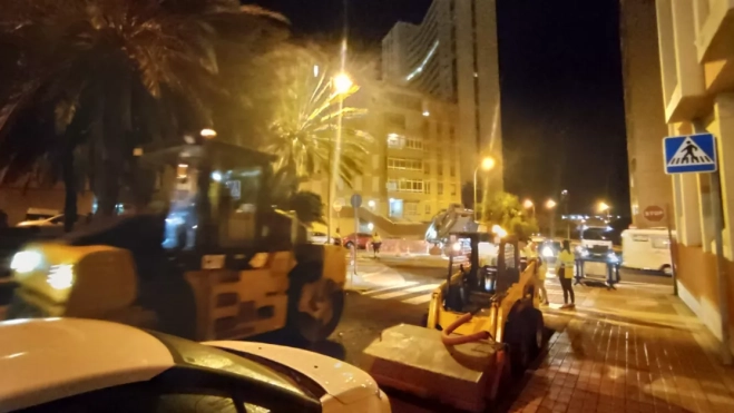 Imagen de los trabajos de asfaltado en la calle Joaquín Blume / AH