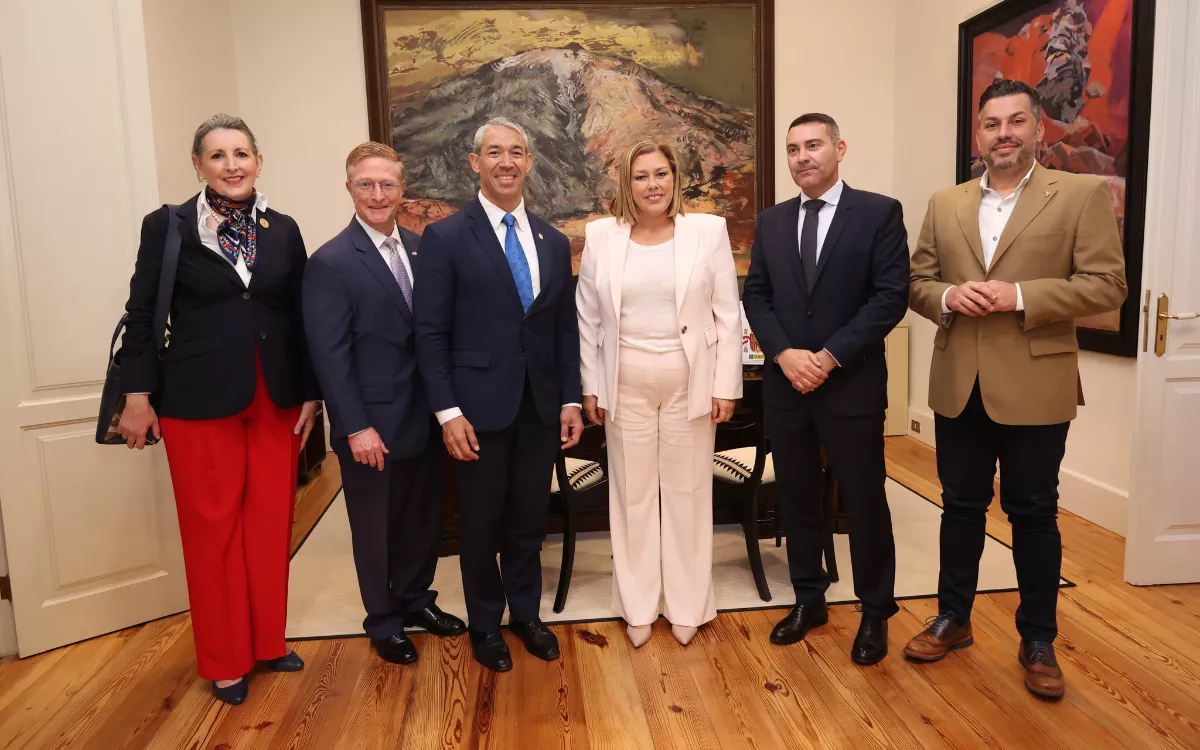Astrid Pérez recibe al alcalde de San Antonio de Texas. / AH