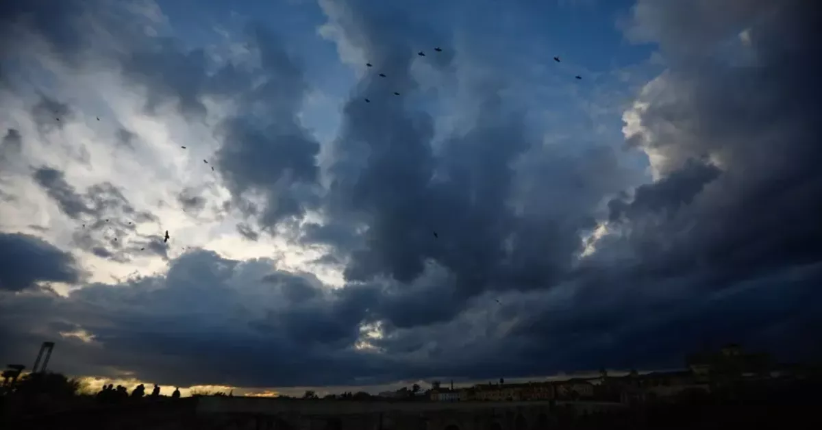 Imagen del cielo con tormenta / EFE