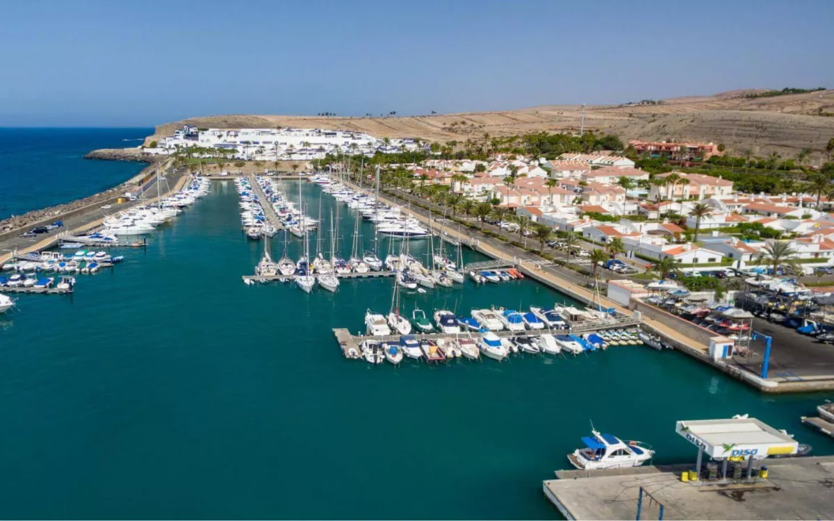 Policía y Guardia Civil sospechan que los secuestradores de El Salobre hayan huido por mar. En la imagen, Pasito Blanco. / AH