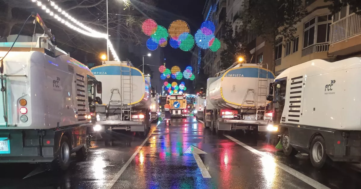 Dispositivo de limpieza tras la Cabalgata de Carnaval de Las Palmas de Gran Canaria  AYUNTAMIENTO DE LPGC