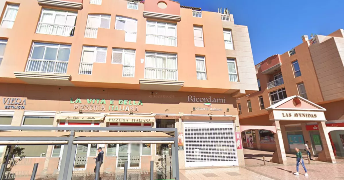 Imagen del edificio con riesgo inminente de derrumbe en Vecindario / GOOGLE MAPS 