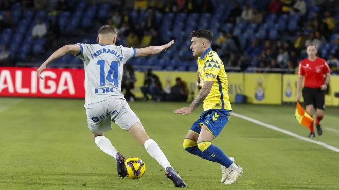 18a72ffc976a44768fa15eb06504b749d49af2d8w