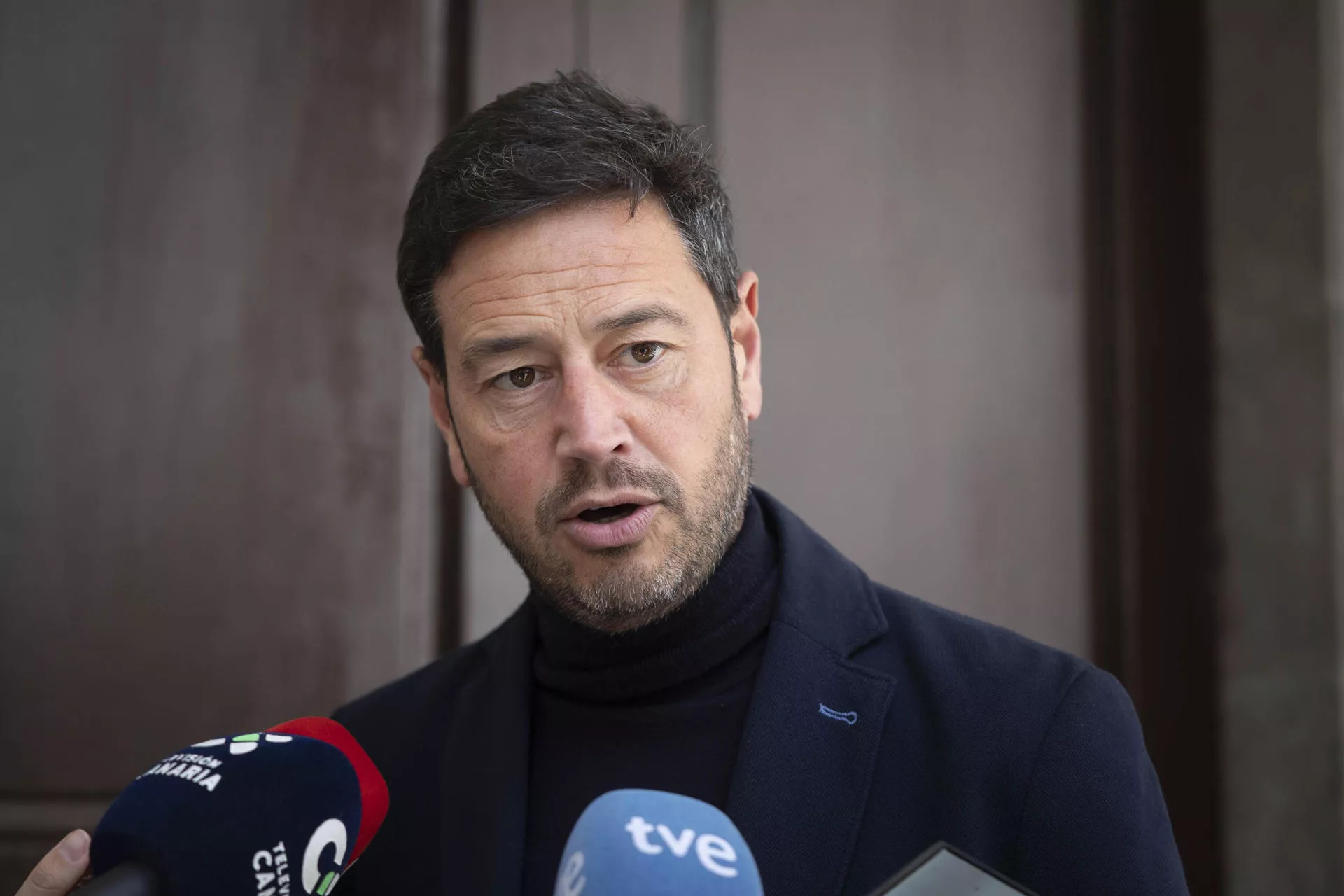 El PP canario, en boca de Jacob Qadri, se desmarca de Feijóo y Ayuso en el reparto de menores migrantes. / MIGUEL BARRETO-EFE