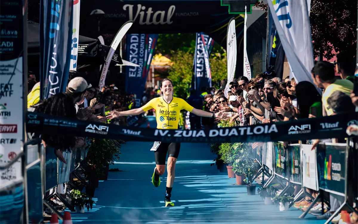 El Grupo Anfi refuerza su apuesta deportiva y se sube al Duatlón de Euskadi. / AH