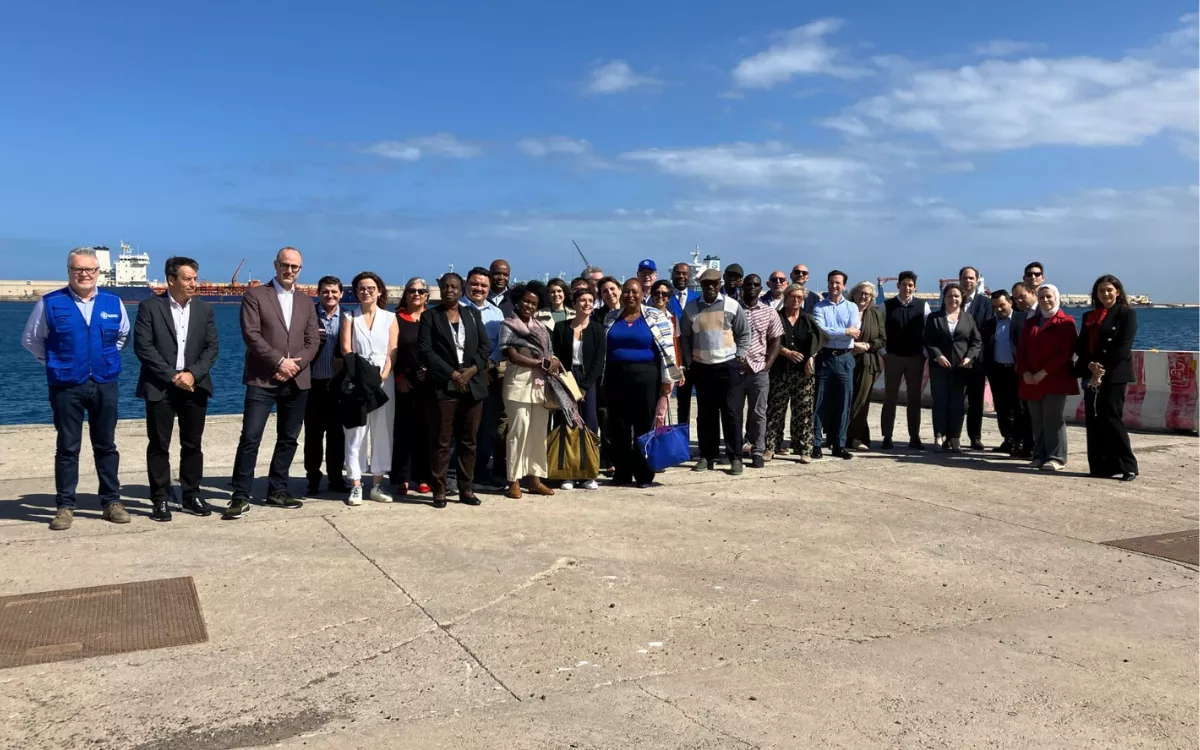 Una delegación de altos cargos gubernamentales visita el Puerto de Las Palmas. / AH