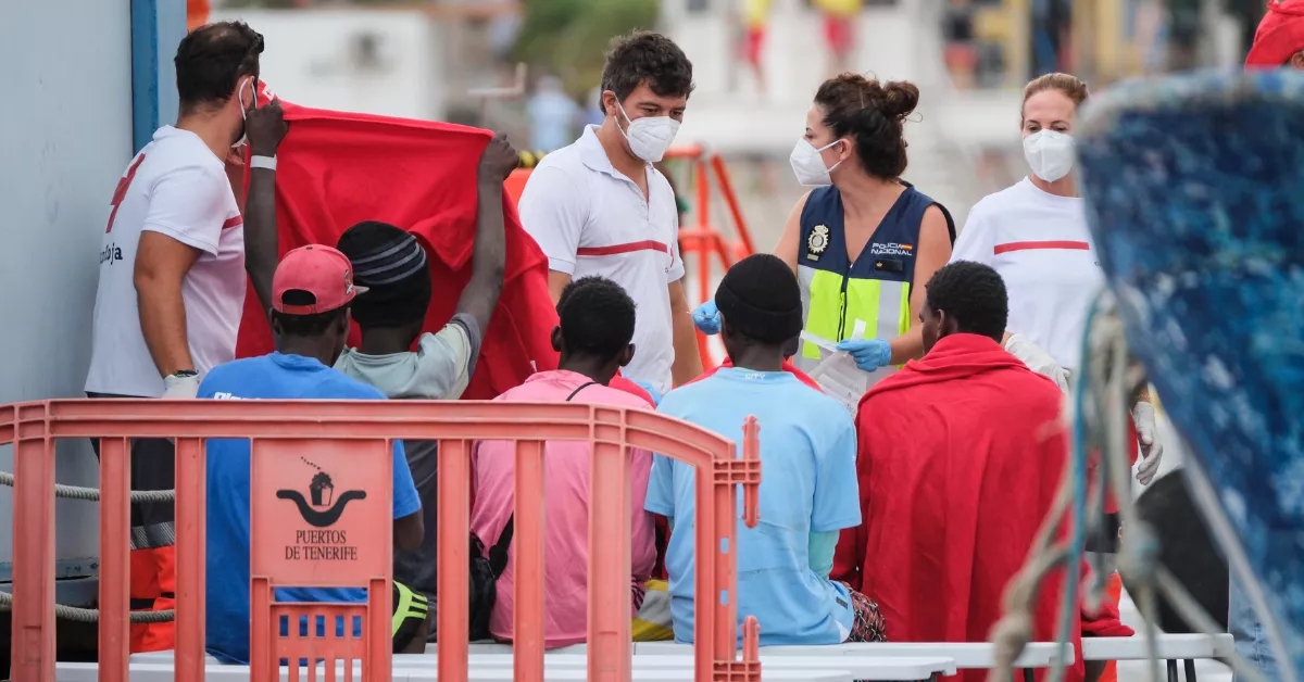 Menores migrantes llegados a Canarias en cayuco./ CEDIDA