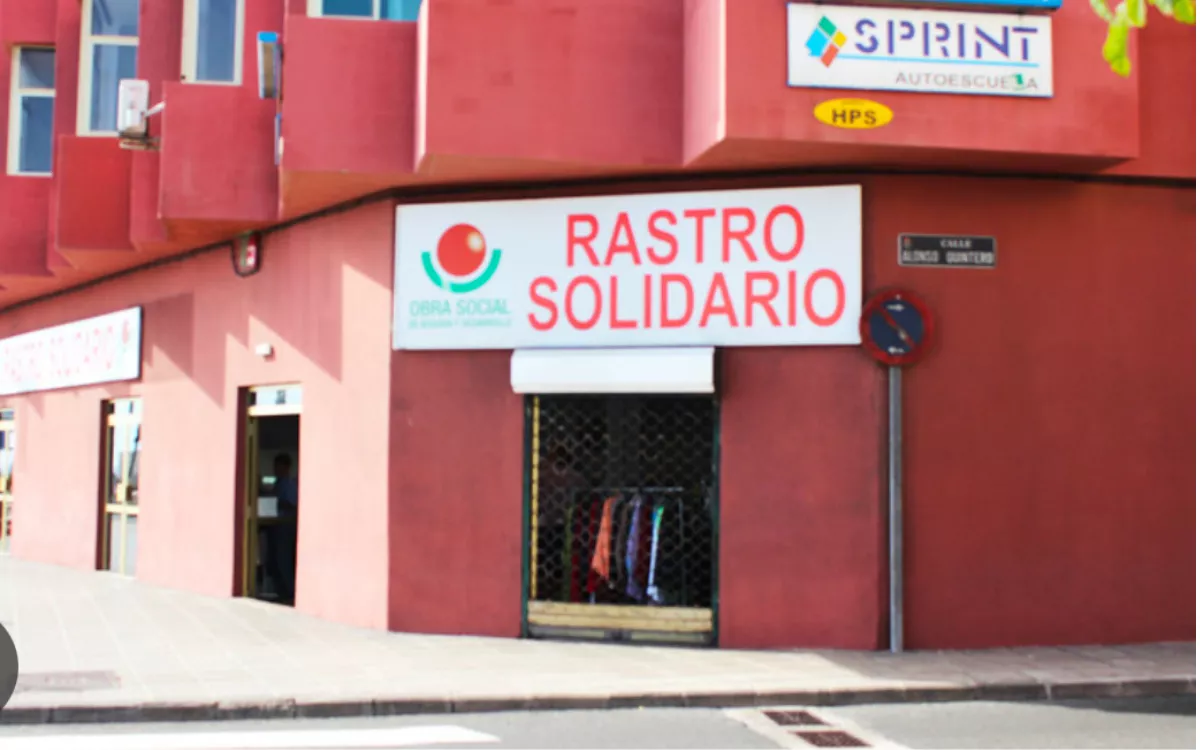 La Obra Social, en peligro: uno de sus locales en Vegueta sale a subasta pública por embargo. / AH