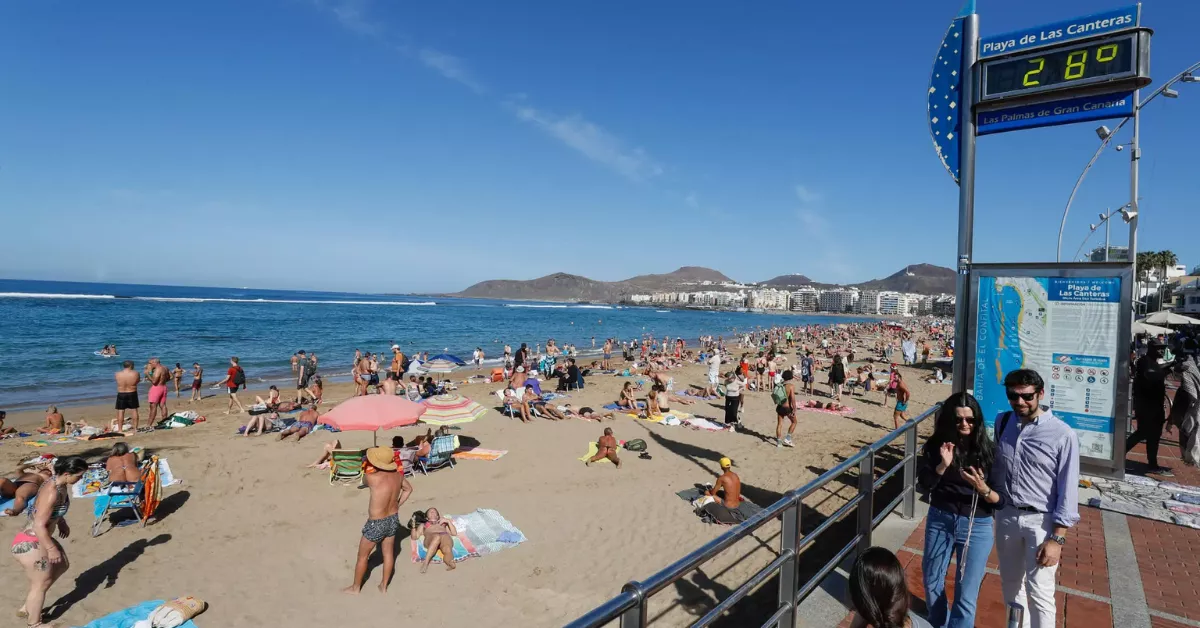 Imagen de la playa de Las Canteras / EFE 