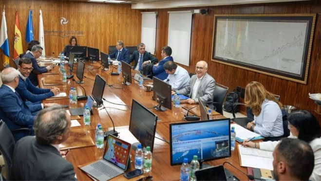 Consejo de Administración de marzo del año pasado, en el que se aprobó la adjudicación del PIF a COMSA. / AH