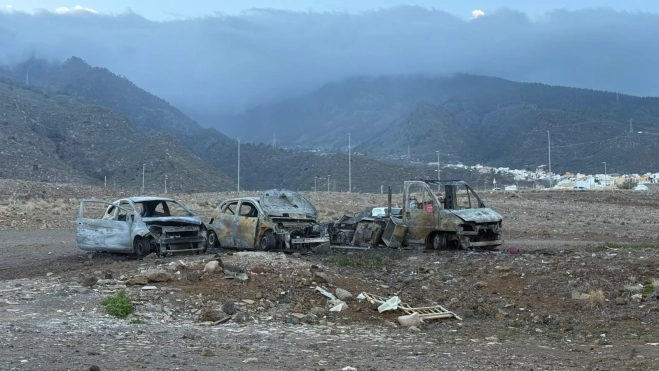 Imagen de los vehículos calcinados en Candelaria. / CEDIDA