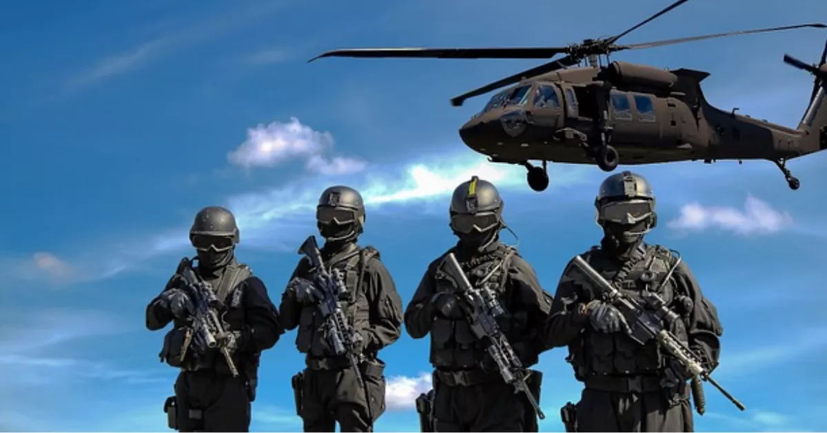 Imagen de personas preparándose para la guerra / PIXABAY