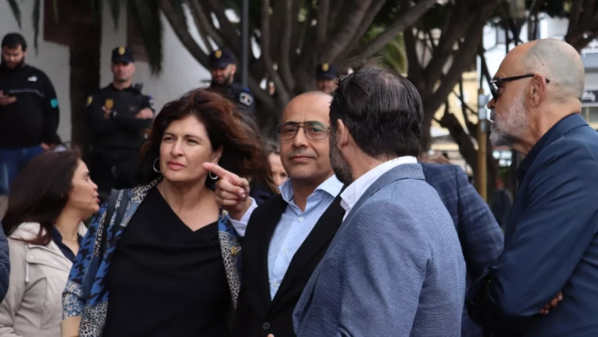 Marcos Antonio Rodríguez a su llegada al pleno del Ayuntamiento de Granadilla de Abona.AINOHA CRUZ AH