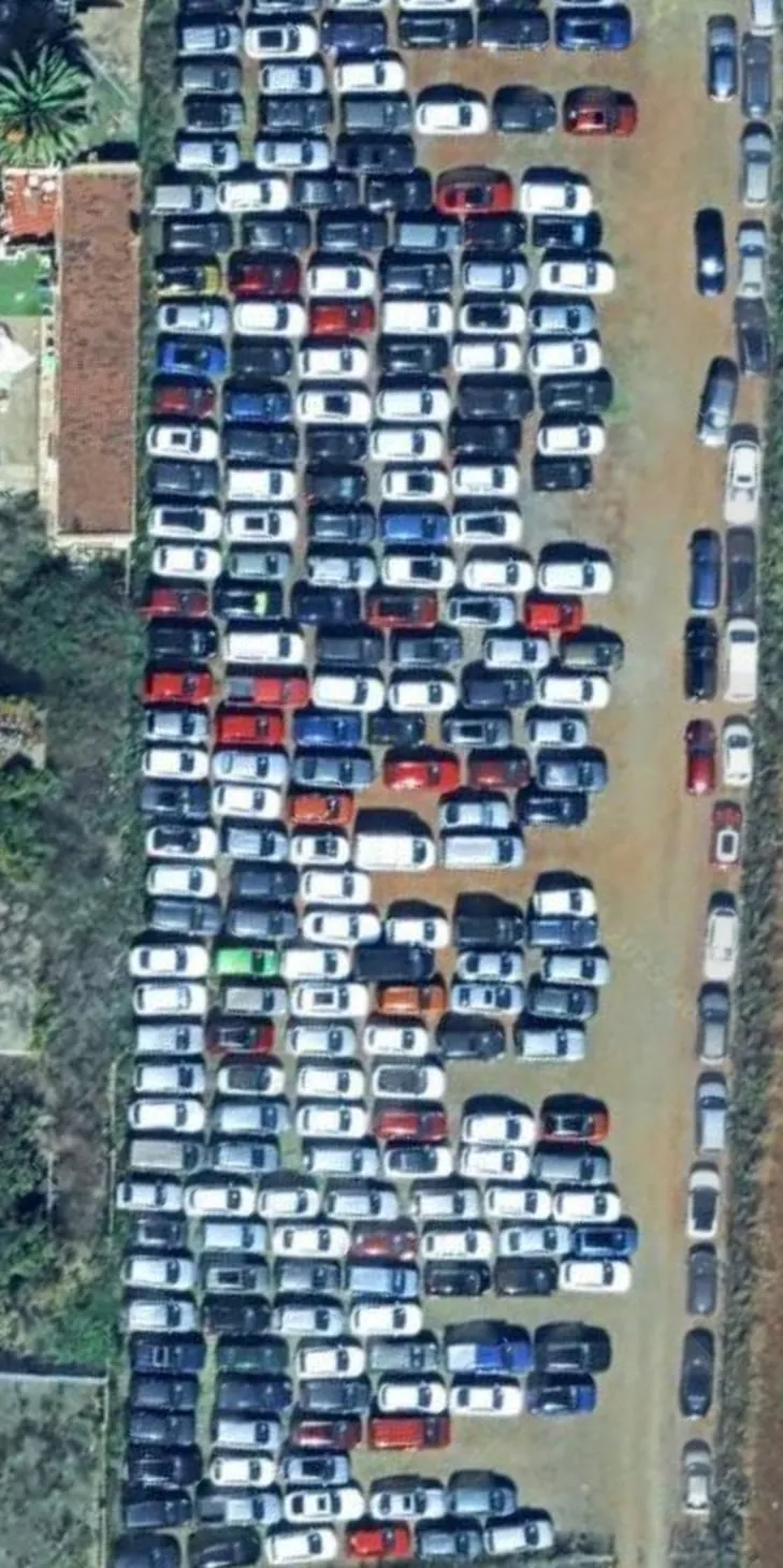 Vista aérea de las instalaciones de CB Aeroparking Tenerife Norte, aparcamiento low cost del aeropuerto que ha sido denunciado por el Ayuntamiento de La Laguna por un uso ilegal del suelo./ GOOGLE MAPS Vista aérea de las instalaciones de CB Aeroparking Tenerife Norte, aparcamiento low cost del aeropuerto que ha sido denunciado por el Ayuntamiento de La Laguna por un uso ilegal del suelo./ GOOGLE MAPS