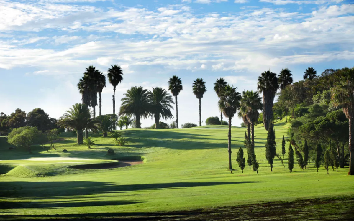 El Real Club de Golf de Las Palmas se viste de historia con la Copa Medrington. / AH