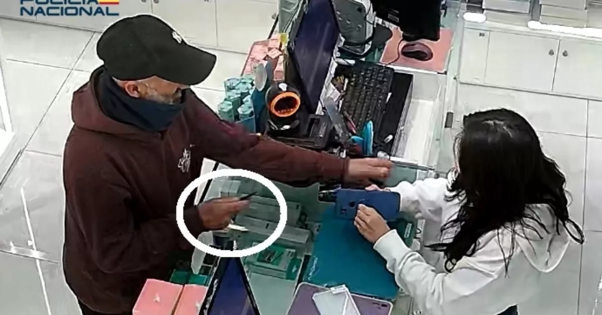 Detenido por atracar joyerías y tiendas a punta de cuchillo en la zona comercial abierta de Triana./ CEDIDA