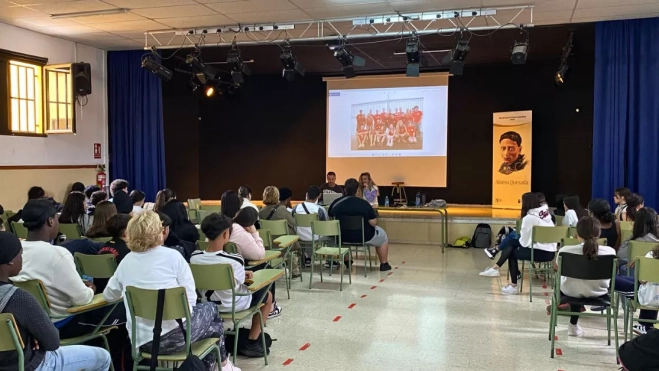Charla de la bailarina Yure Molina, conocida por el programa 'Fama ¡a bailar' en el IES Alonso Quesada / ATLÁNTICO HOY