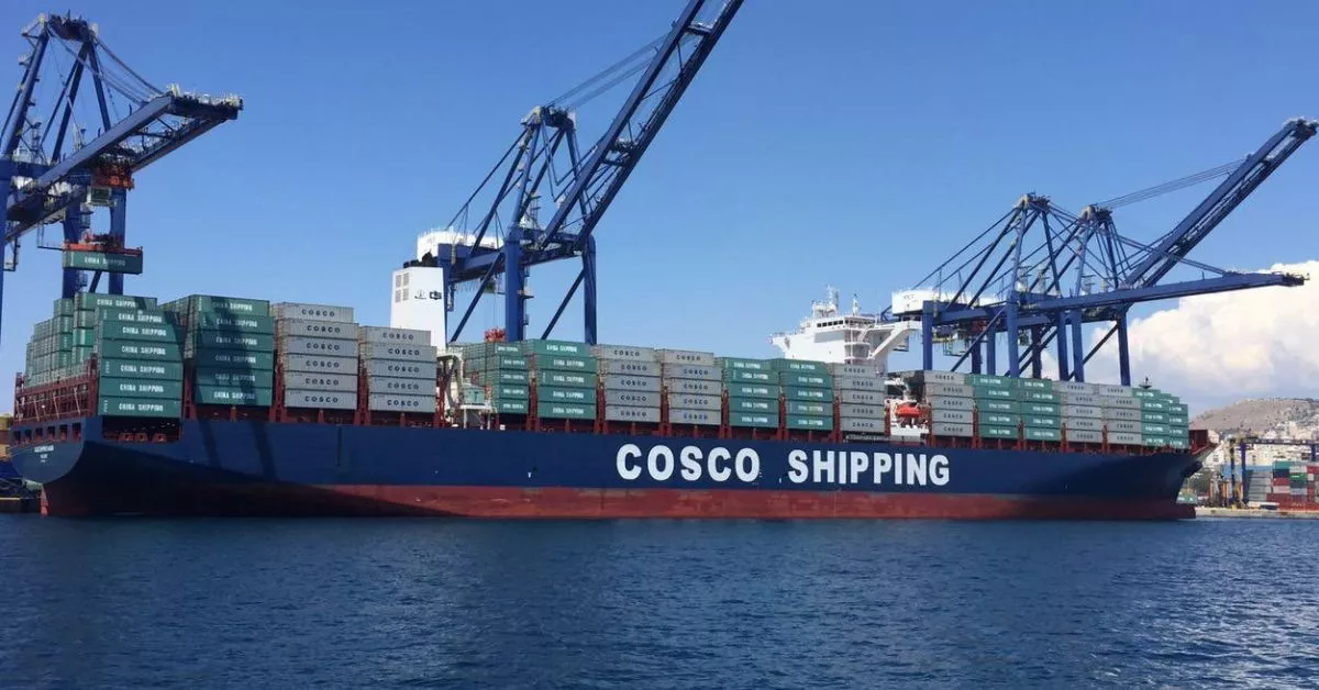 Uno de los buques de la naviera Cosco atendidos por la consignataria Vasco Shipping, con oficinas en Bilbao, Vigo y Las Palmas de Gran Canaria. / AH
