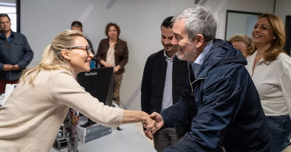 Fernando Clavijo durante la presentación de los avales / COALICIÓN CANARIA