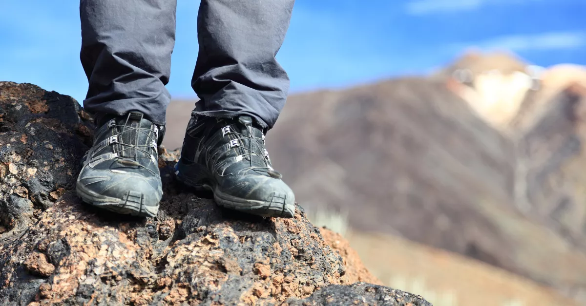 Una persona en uno de los senderos en el Teide.  IMAGEN DE LA RED