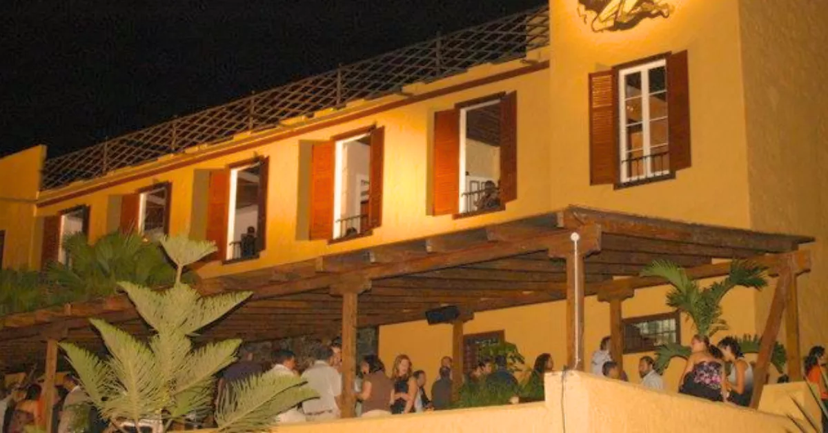 Imagen de archivo de personas en una fiesta en Las Brujas / ARCHIVO - REDES