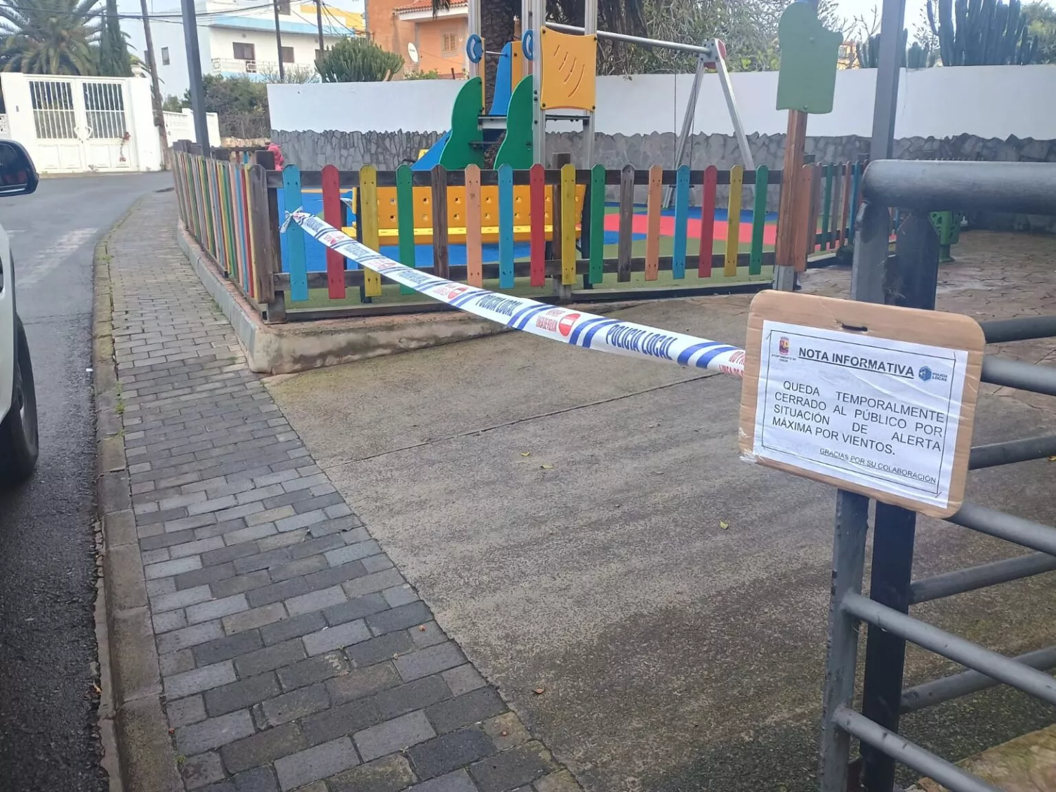 Parque infantil de Teror cerrado por la alerta de viento. AYUNTAMIENTO DE TEROR