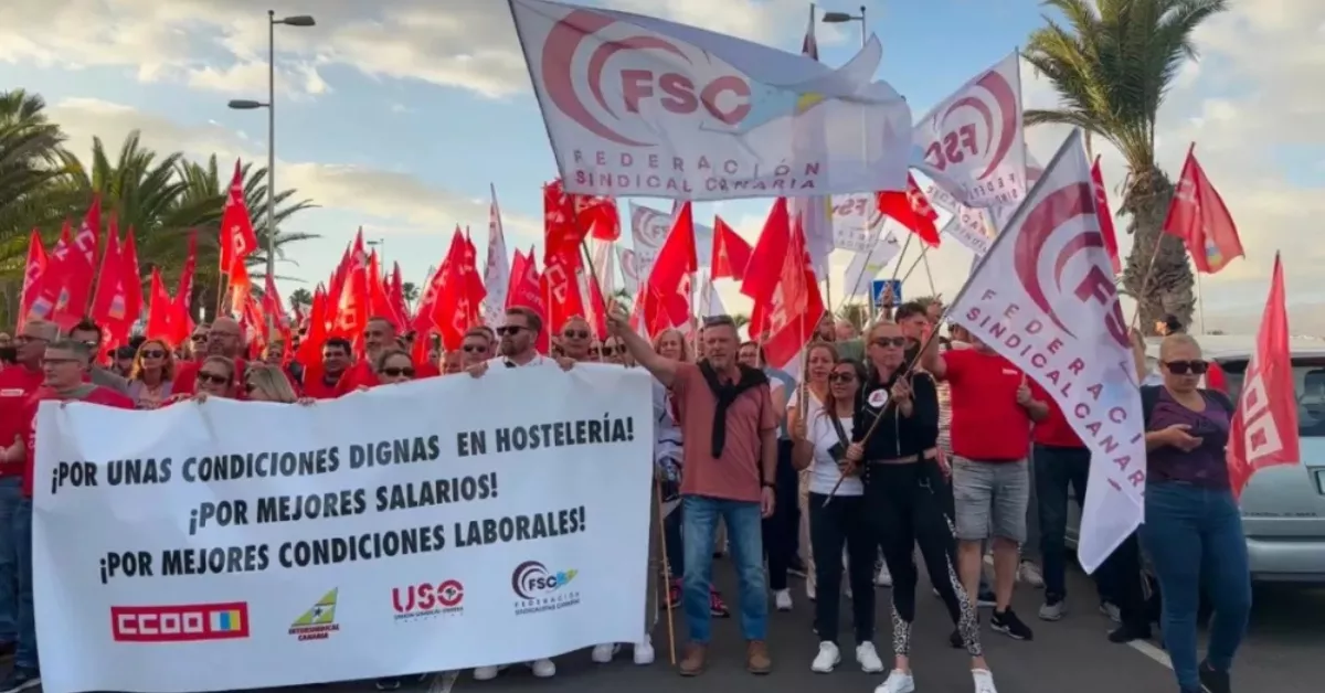Manifestantes que apoyan la huelga en el sector de la hostelería en Canarias./ ARCHIVO