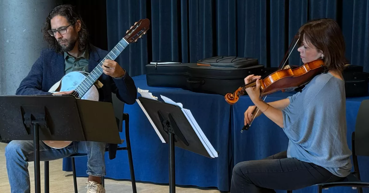 El dúo de José María Ramírez (guitarrista) y Adriana Ilieva (violista) abrirá el ciclo de Maestros en Guitarra / FUNDACIÓN AUDITORIO Y TEATRO