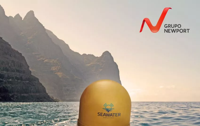 Foto del Grupo Newport con boya de Seawater