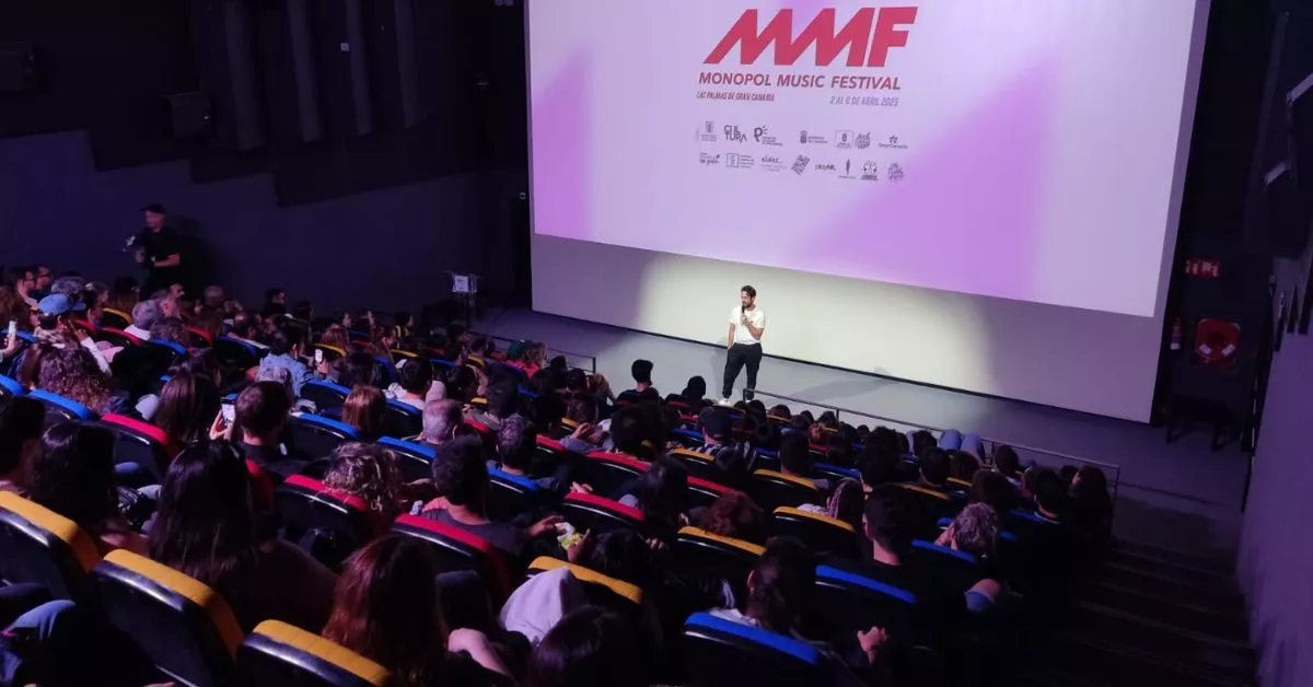 El director del Monopol Music Fest, Víctor Ordóñez, en la presentación del documental 'Eterna Gata Cattana'. / AH