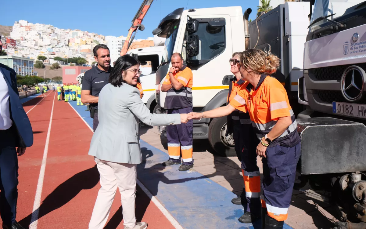 Las Palmas de Gran Canaria renueva su flota de limpieza con 20 nuevos vehículos. / AH
