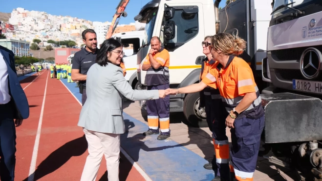 Las Palmas de Gran Canaria renueva su flota de limpieza con 20 nuevos vehículos. / AH