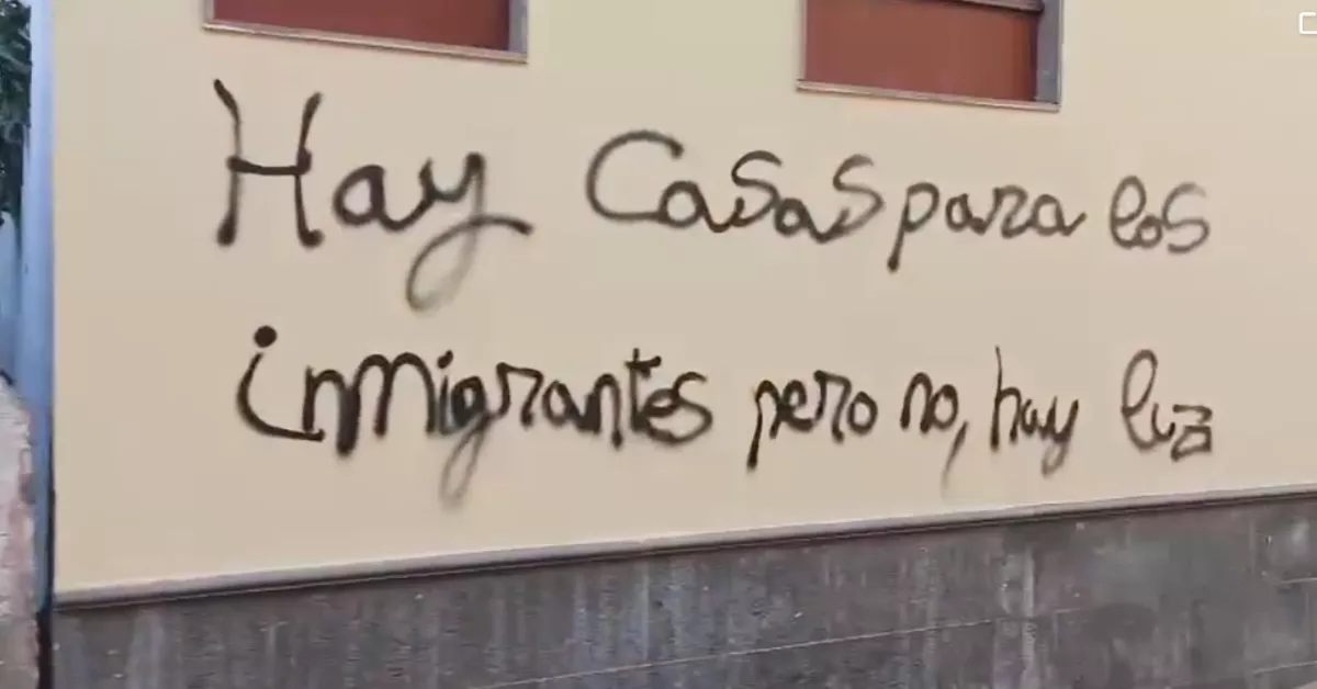 Imagen de las pintadas en el centro de migrantes de Teror / AH