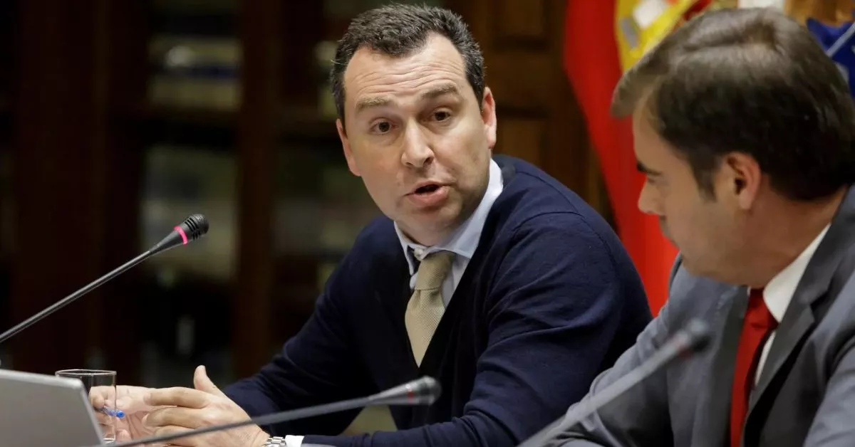 Gustavo Santana, nuevo presidente de Puertos del Estado, durante una comparecencia de 2019 como viceconsejero de Infraestructuras y Transportes del Gobierno de Canarias ante el Parlamento. EFE/Ramón de la Rocha