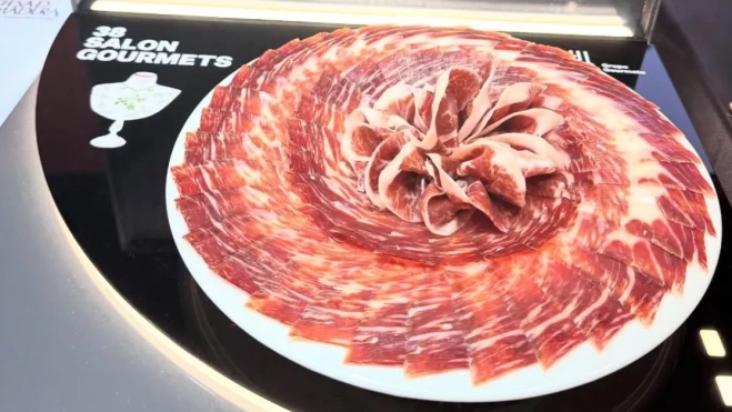 Detalle del plato elaborado por Josué Falcón, que también ganó en la categoría al más creativo. / AH