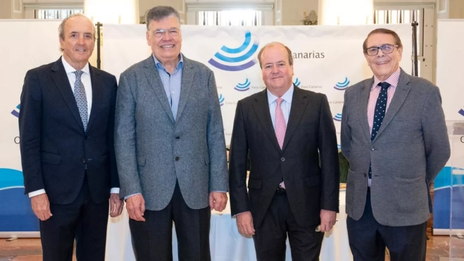 José Cabrera con representantes del Foro Canarias / FORO CANARIAS
