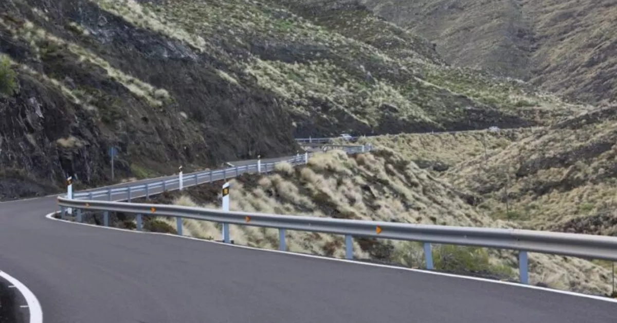 Imagen de la carretera que más curvas tiene de Canarias / CONSEJERÍA DE OBRAS PÚBLICAS