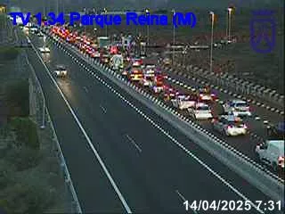 Accidente de la mañana de este lunes en la TF-1 dirección sur, a la altura de Parque de la Reina. / 112 CANARIAS