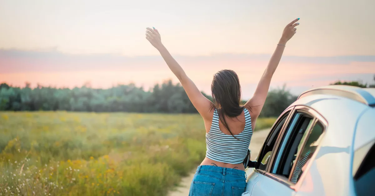 Imagen de una persona en una escapada exprés / PEXELS