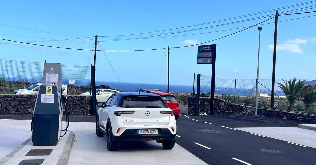 Nueva gasolinera de El Hierro/ COOPERATIVA FRONTERA