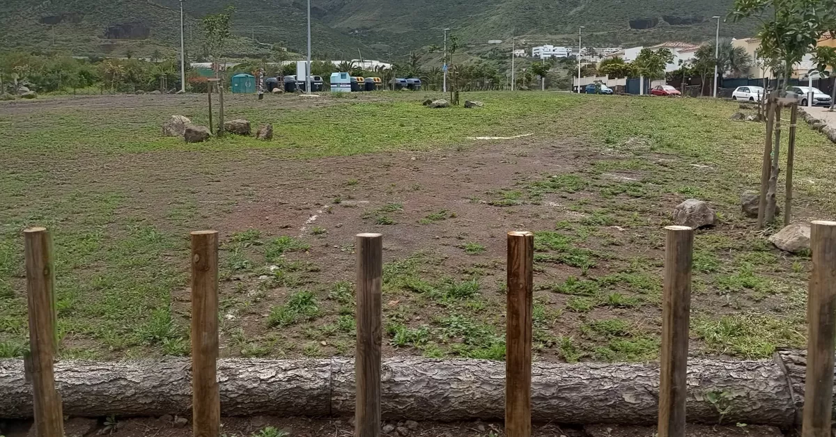 Terreno habilitado provisionalmente como aparcamiento en Bajamar. /Ayuntamiento de La Laguna