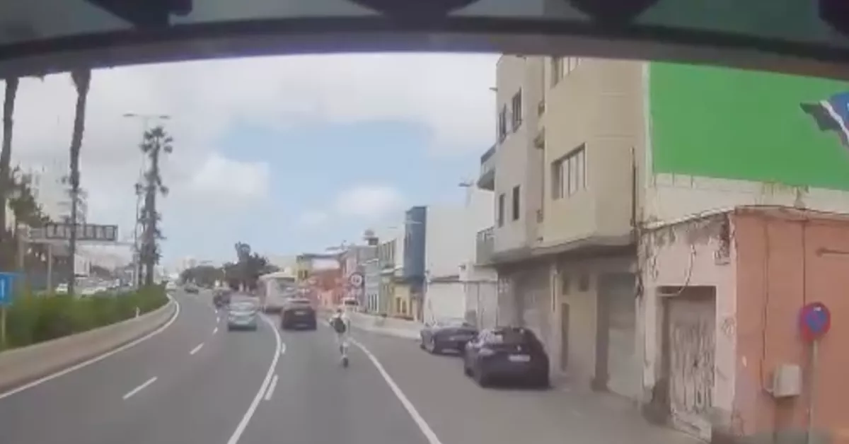 Imagen del conductor del patinete por la GC 1  