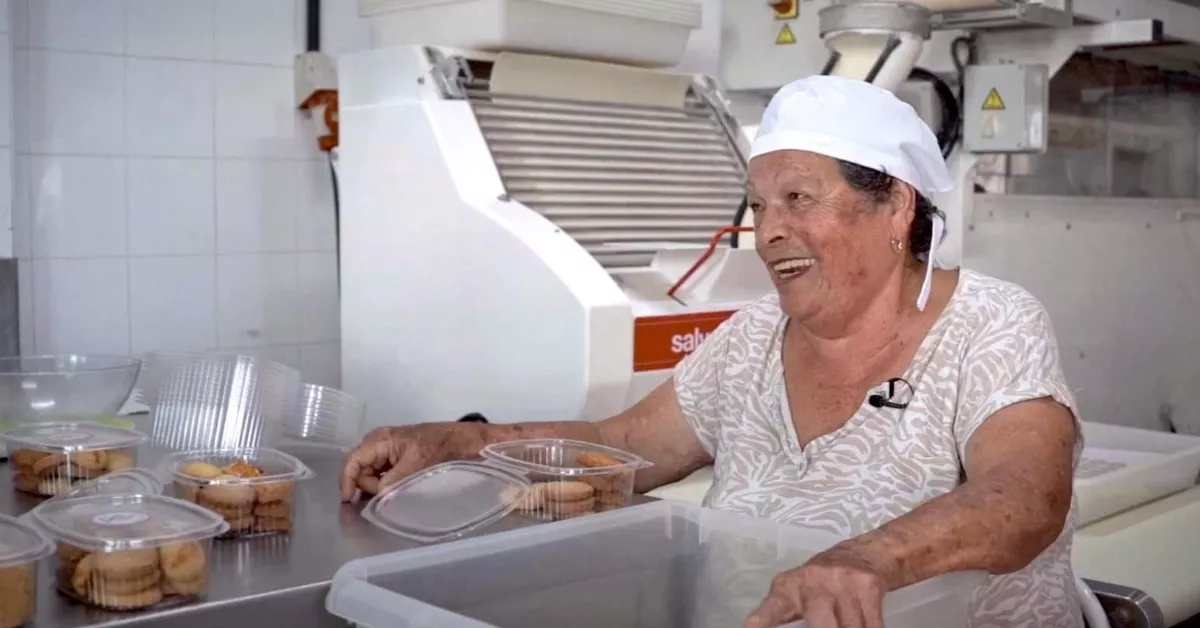 Carmen Luisa Darias, dueña de la dulcería y panadería Mimila en el local de La Gomera|MIMILA