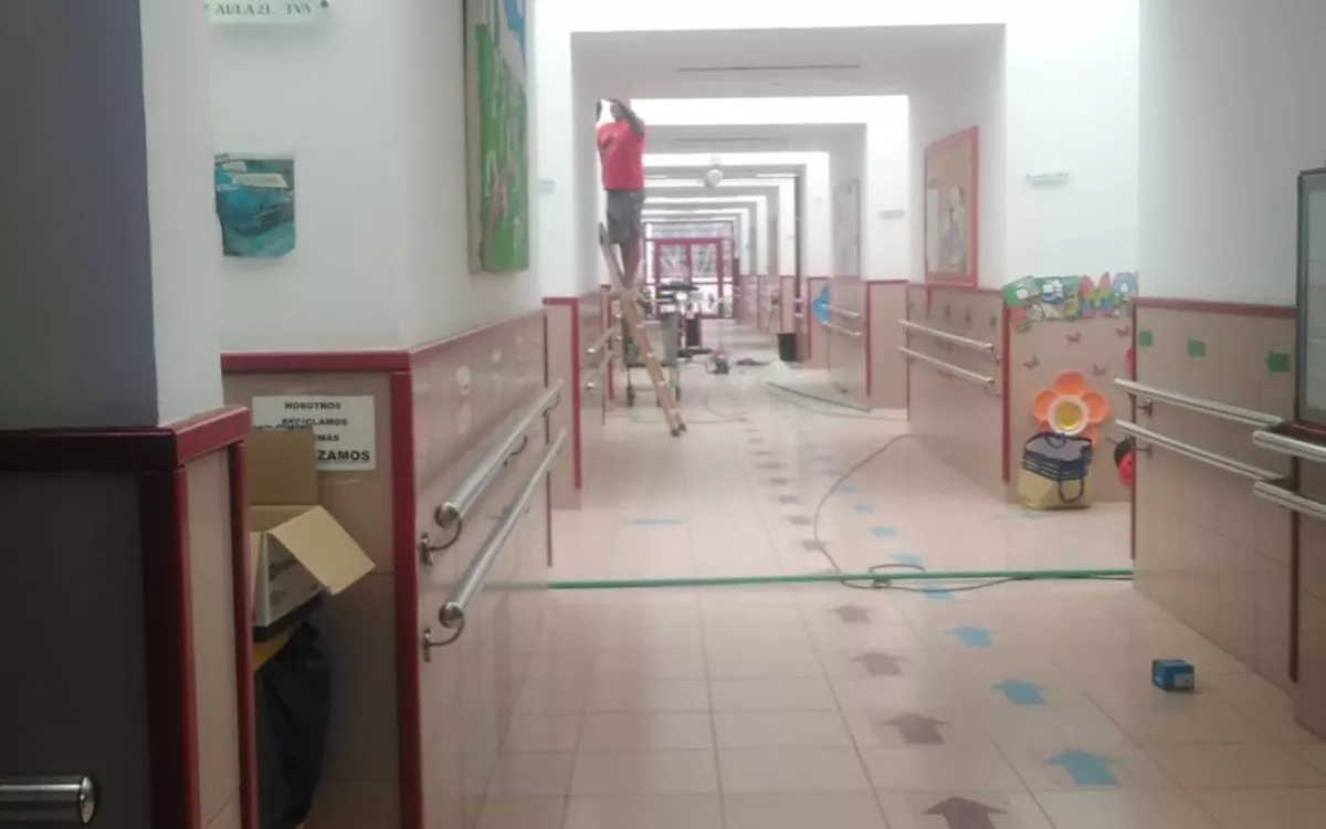 La consejería reabre un centro de Educación Especial pese a los riesgos para niños vulnerables. / AH