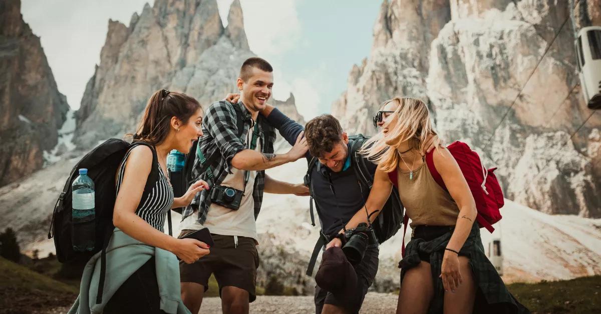 Imagen de unos amigos riendo / UNSPLASH