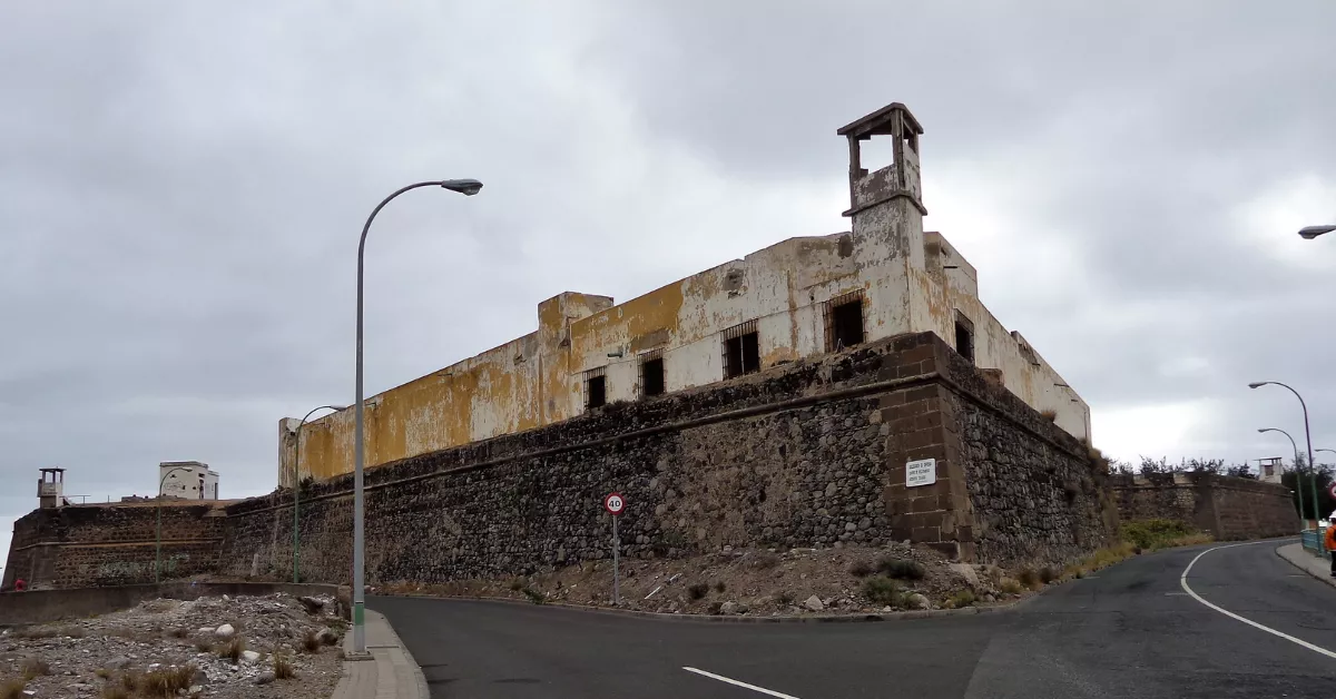 Imagen del castillo en ruinas / ARCHIVO
