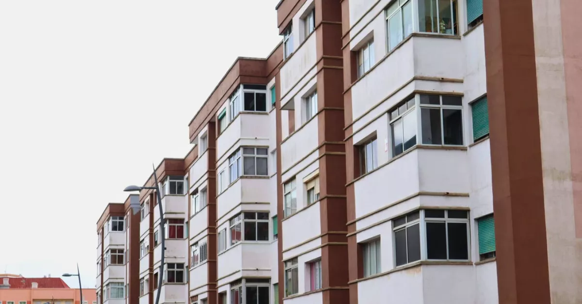 Un edificio de viviendas en La Laguna, Tenerife. / ATLÁNTICO HOY Un edificio de viviendas en La Laguna, Tenerife. / ATLÁNTICO HOY